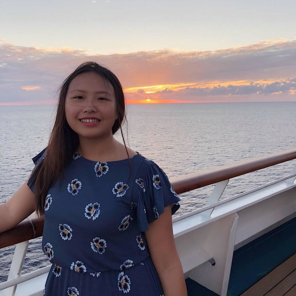 Meet your Posher, Lily